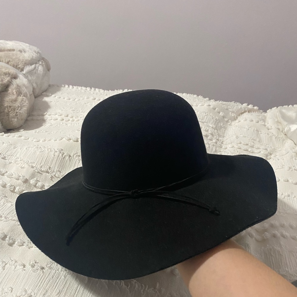 Woman’s Black Floppy Hat Brand New